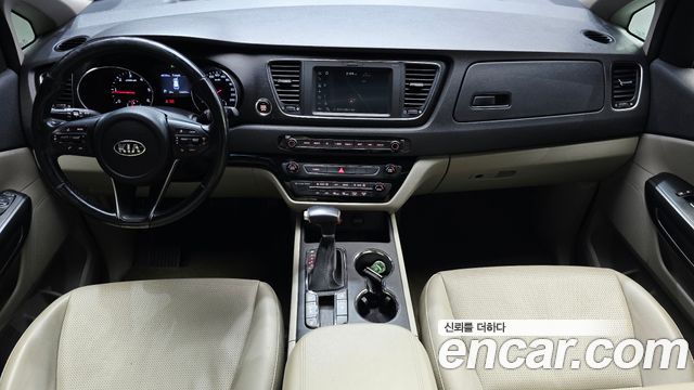 Kia Carnival 9-Seater Luxury 2019 — фото 7