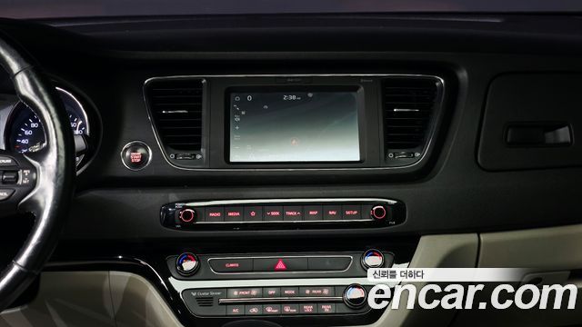 Kia Carnival 9-Seater Luxury 2019 — фото 15