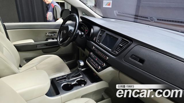 Kia Carnival 9-Seater Luxury 2019 — фото 19