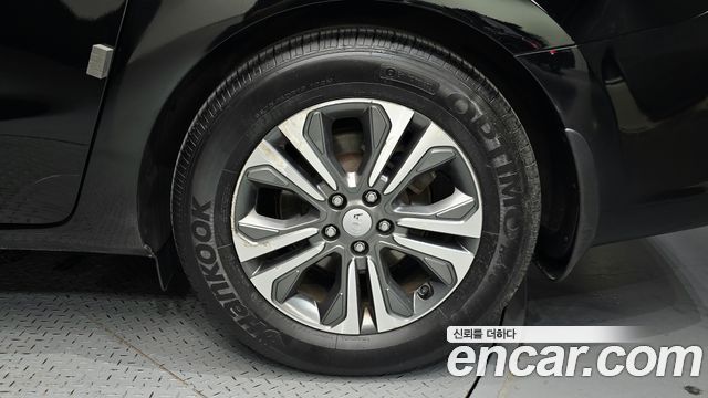 Kia Carnival 9-Seater Luxury 2019 — фото 21