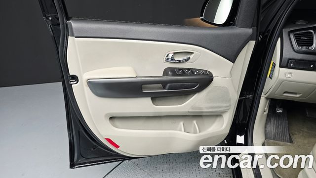 Kia Carnival 9-Seater Luxury 2019 — фото 24