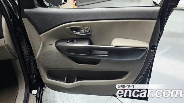 Kia Carnival 9-Seater Luxury 2019 — фото 25