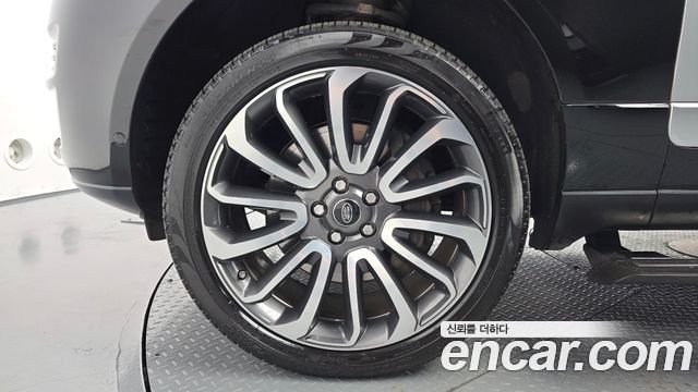 Land Rover Range Rover (IV) 4.4 SDV8 AB DIESEL 2017 — фото 5