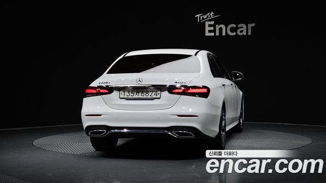 Mercedes-Benz E-Class (W213) E220d 4MATIC AMG Line 2021 — фото 4