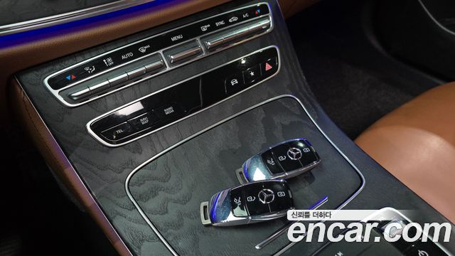 Mercedes-Benz E-Class (W213) E220d 4MATIC AMG Line 2021 — фото 9