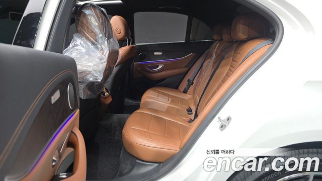 Mercedes-Benz E-Class (W213) E220d 4MATIC AMG Line 2021 — фото 12