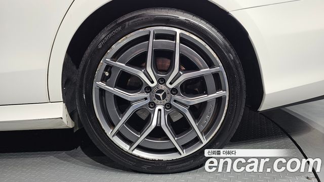 Mercedes-Benz E-Class (W213) E220d 4MATIC AMG Line 2021 — фото 21