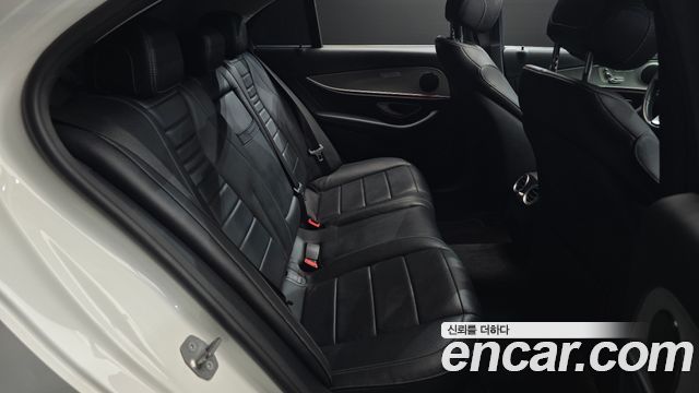 Mercedes-Benz E-Class (W213) E200 Avantgarde 2017 — фото 11
