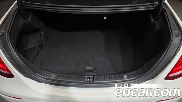 Mercedes-Benz E-Class (W213) E200 Avantgarde 2017 — фото 20
