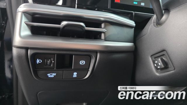 Hyundai Grandeur (GN7) 2,5 Gasoline 2WD Exclusive 2023 — фото 12