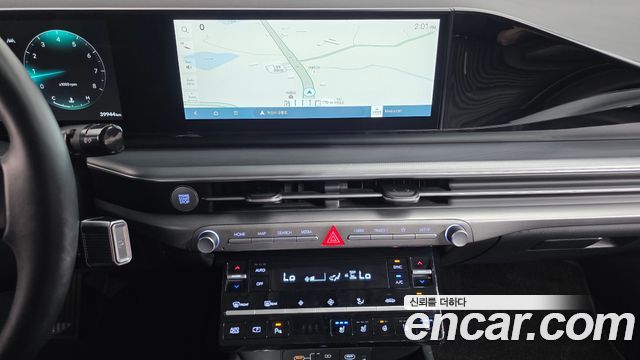 Hyundai Grandeur (GN7) 2,5 Gasoline 2WD Exclusive 2023 — фото 14