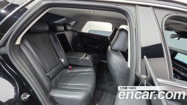 Hyundai Grandeur (GN7) 2,5 Gasoline 2WD Exclusive 2023 — фото 18