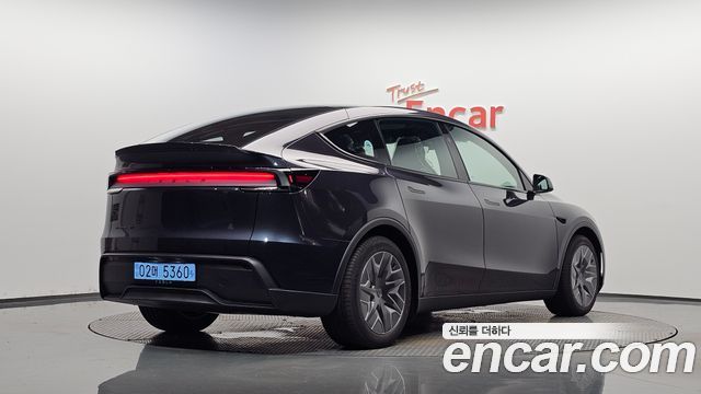 Tesla Model Y L Long Range AWD 2026 — фото 2