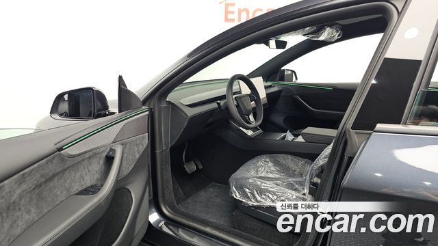 Tesla Model Y L Long Range AWD 2026 — фото 10