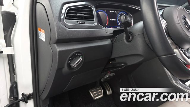Volkswagen T-Roc 2.0 TDI Prestige 2022 — фото 13