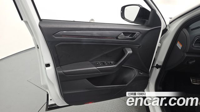 Volkswagen T-Roc 2.0 TDI Prestige 2022 — фото 24