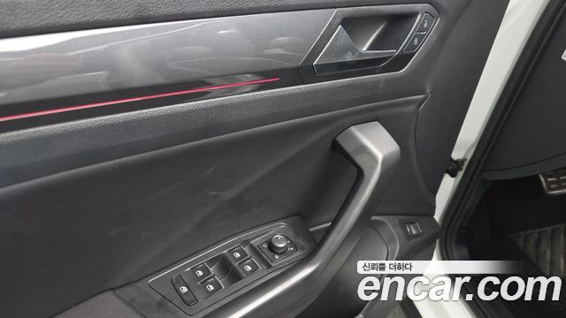Volkswagen T-Roc 2.0 TDI Prestige 2022 — фото 33