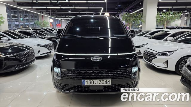 Hyundai Staria Tourer 9-Seater Modern