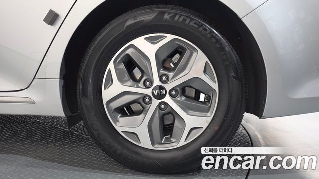 Kia K5 Hybrid (II) Noblesse 2020 — фото 21