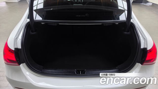 Mercedes-Benz A-Class (W177) A250 4MATIC Sedan 2022 — фото 18