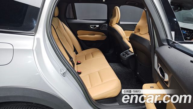 Volvo V60 Cross Country (II) B5 Ultimate AWD 2023 — фото 11