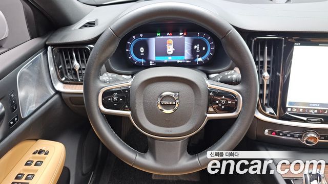 Volvo V60 Cross Country (II) B5 Ultimate AWD 2023 — фото 12