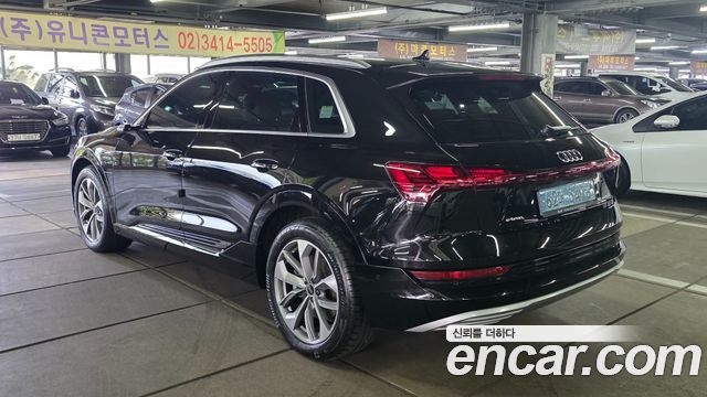 Audi e-tron 55 Quattro 2023 — фото 2
