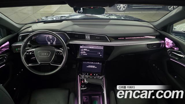 Audi e-tron 55 Quattro 2023 — фото 7