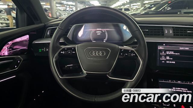 Audi e-tron 55 Quattro 2023 — фото 8