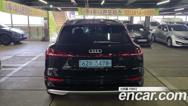 Audi e-tron 55 Quattro 2023 — фото 23