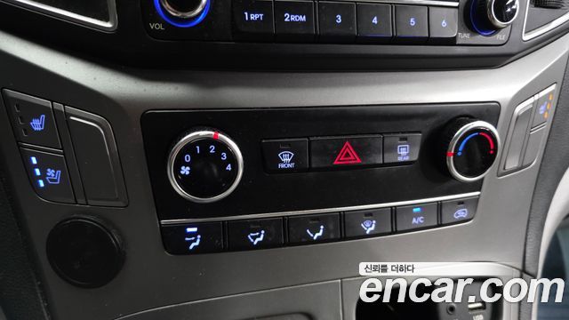 Hyundai Grand Starex Van 3-Seater Smart 2020 — фото 17