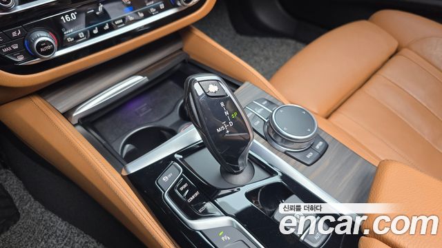 BMW 5 Series (G30) 520d xDrive M Sport Package Plus 2017 — фото 9