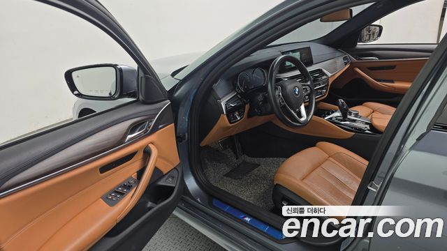 BMW 5 Series (G30) 520d xDrive M Sport Package Plus 2017 — фото 10