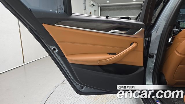 BMW 5 Series (G30) 520d xDrive M Sport Package Plus 2017 — фото 25