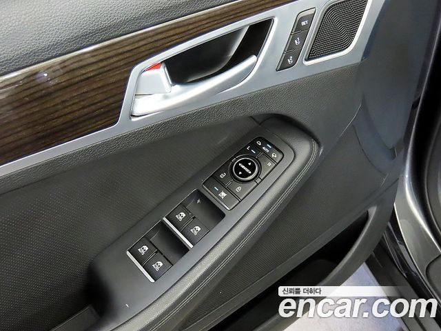 Genesis G80 3.3 GDI Luxury 2017 — фото 17