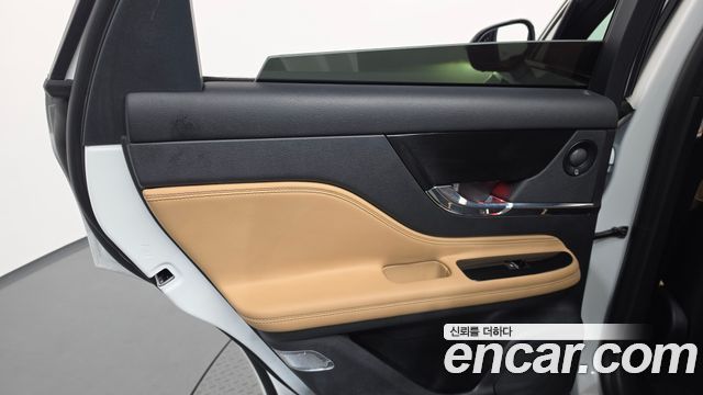 Lincoln Corsair 2.0 Reserve AWD 2020 — фото 31