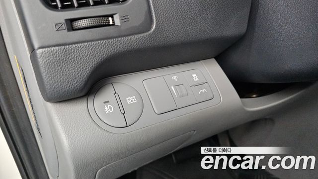 Hyundai Grand Starex Wagon 12-Seater Modern 2019 — фото 15