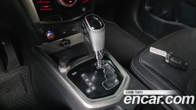 KG Mobility (SsangYong) Tivoli LX 2WD HI-DLX 2015 — фото 9