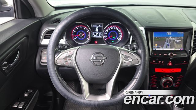 KG Mobility (SsangYong) Tivoli LX 2WD HI-DLX 2015 — фото 13