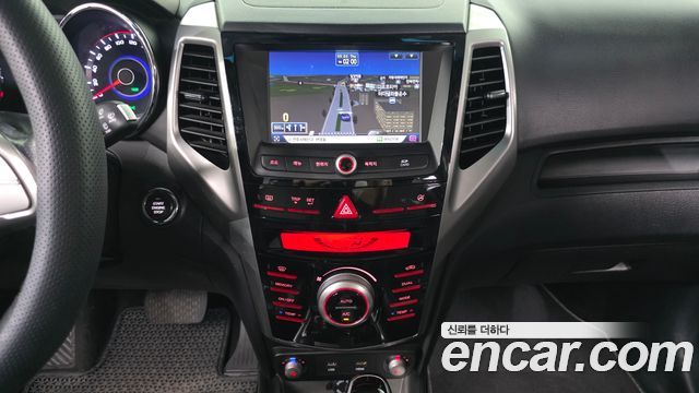 KG Mobility (SsangYong) Tivoli LX 2WD HI-DLX 2015 — фото 14