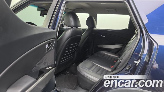 KG Mobility (SsangYong) Tivoli LX 2WD HI-DLX 2015 — фото 16