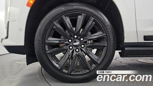 Cadillac Escalade (V) 6.2 Sports Platinum 2021 — фото 5