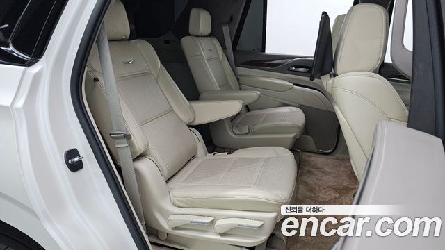 Cadillac Escalade (V) 6.2 Sports Platinum 2021 — фото 11