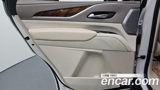 Cadillac Escalade (V) 6.2 Sports Platinum 2021 — фото 25