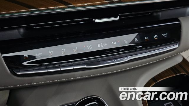 Cadillac Escalade (V) 6.2 Sports Platinum 2021 — фото 31