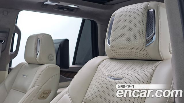 Cadillac Escalade (V) 6.2 Sports Platinum 2021 — фото 44