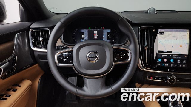 Volvo V90 Cross Country B5 Ultimate AWD 2023 — фото 18