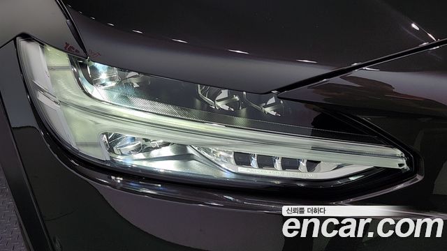 Volvo V90 Cross Country B5 Ultimate AWD 2023 — фото 28