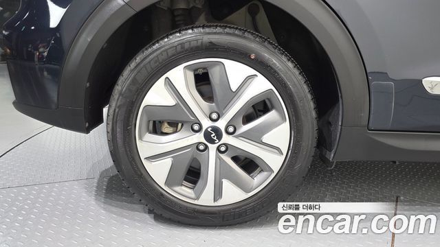 Kia Niro EV Noblesse 2022 — фото 27