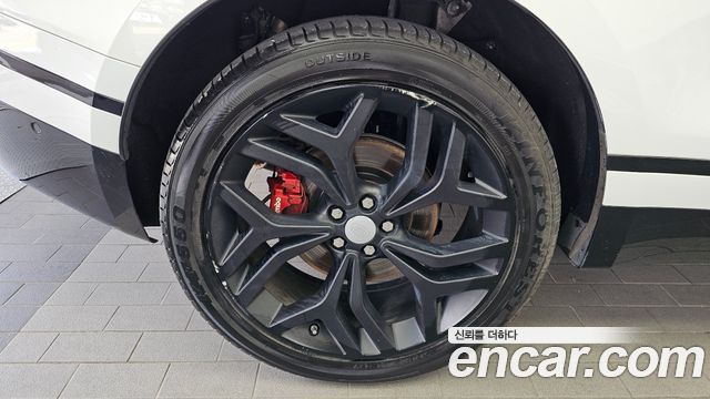 Land Rover Range Rover Velar 3.0 D300 R-Dynamic HSE 2018 — фото 5